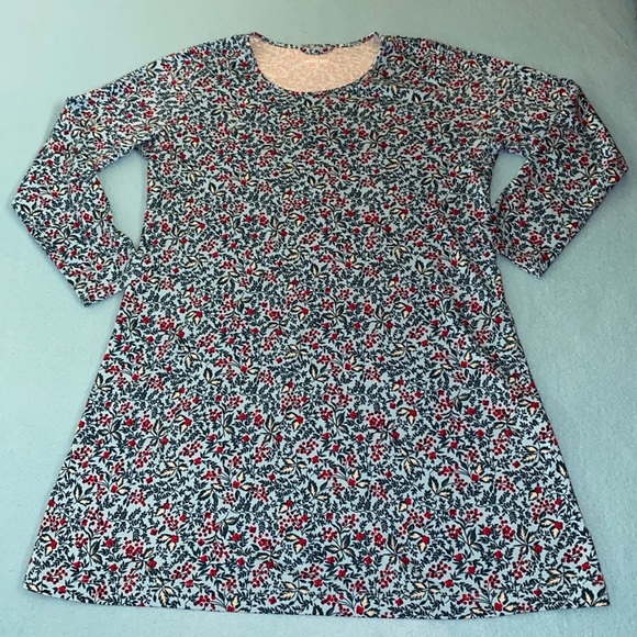 LAND’S END floral ditzy print long sleeve round neckline soft NEW size M - Picture 2 of 10